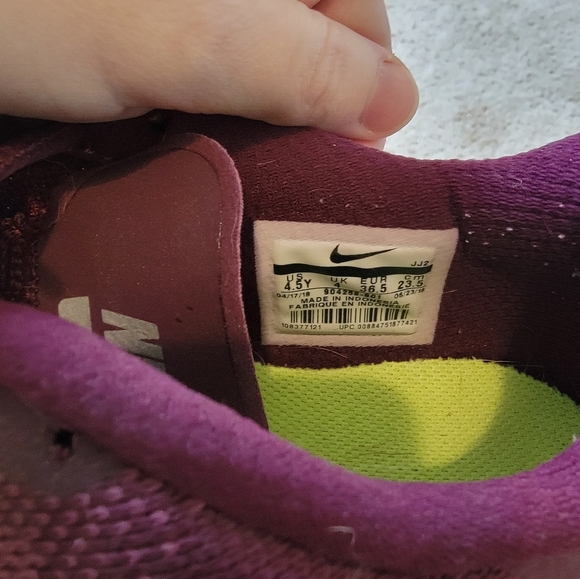 Nike Free RN shoes maroon color - Picture 4 of 4